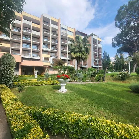 Aurelia Boutique דירה